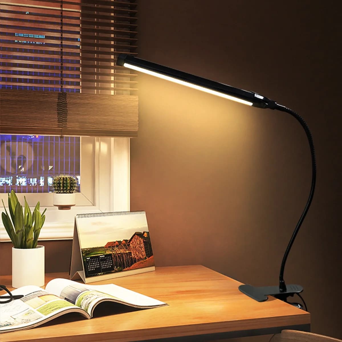 USB LED namizna svetilka s sponko za branje in študij