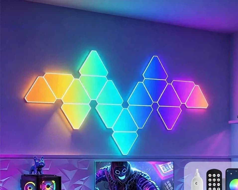 Pametna LED stenska svetilka Triangle RGB za ambientno osvetlitev in gaming