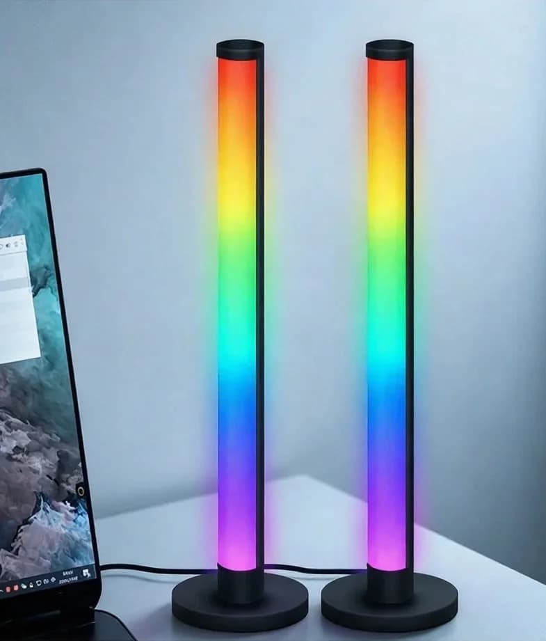 RGB LED namizna svetilka, odzivna na zvok, z upravljanjem prek aplikacije